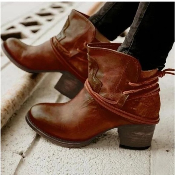 Freebird by Steven Brown Distressed Casey Leather Ankle Boot in Cognac Size 6 - Picture 2 of 8
